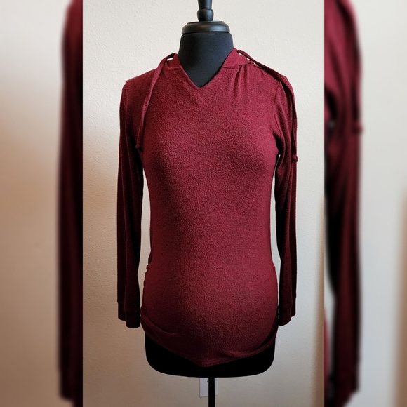 Feathers maternity Sweaters - Maroon size small small feathers maternity sweater